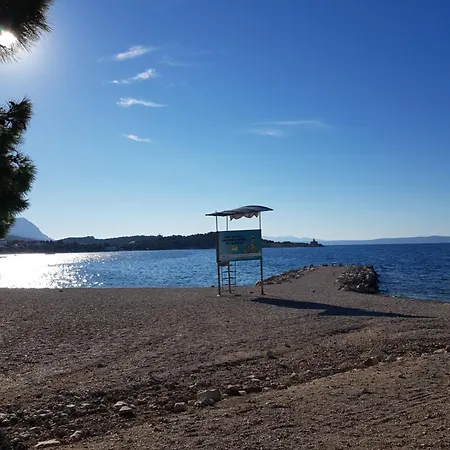 Apartments Makarska アパート