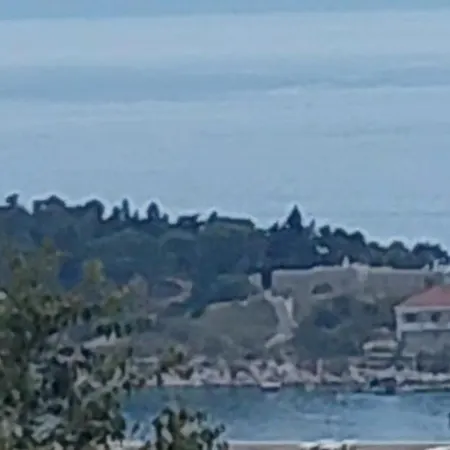 Apartments Makarska アパート *