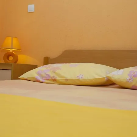 Apartments Makarska マカルスカ